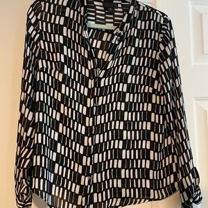 Worthington Black and White Geometric Button Down Shirt